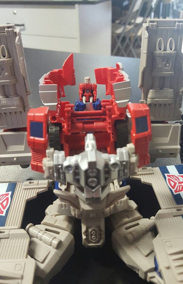 Titans Return Powermaster Optimus Prime  Loudmouth Transformers Generations  (48 of 57)